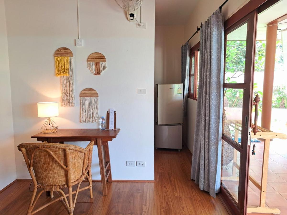 Laura Guest House-Adult Only- Hua Thanon  외부 사진