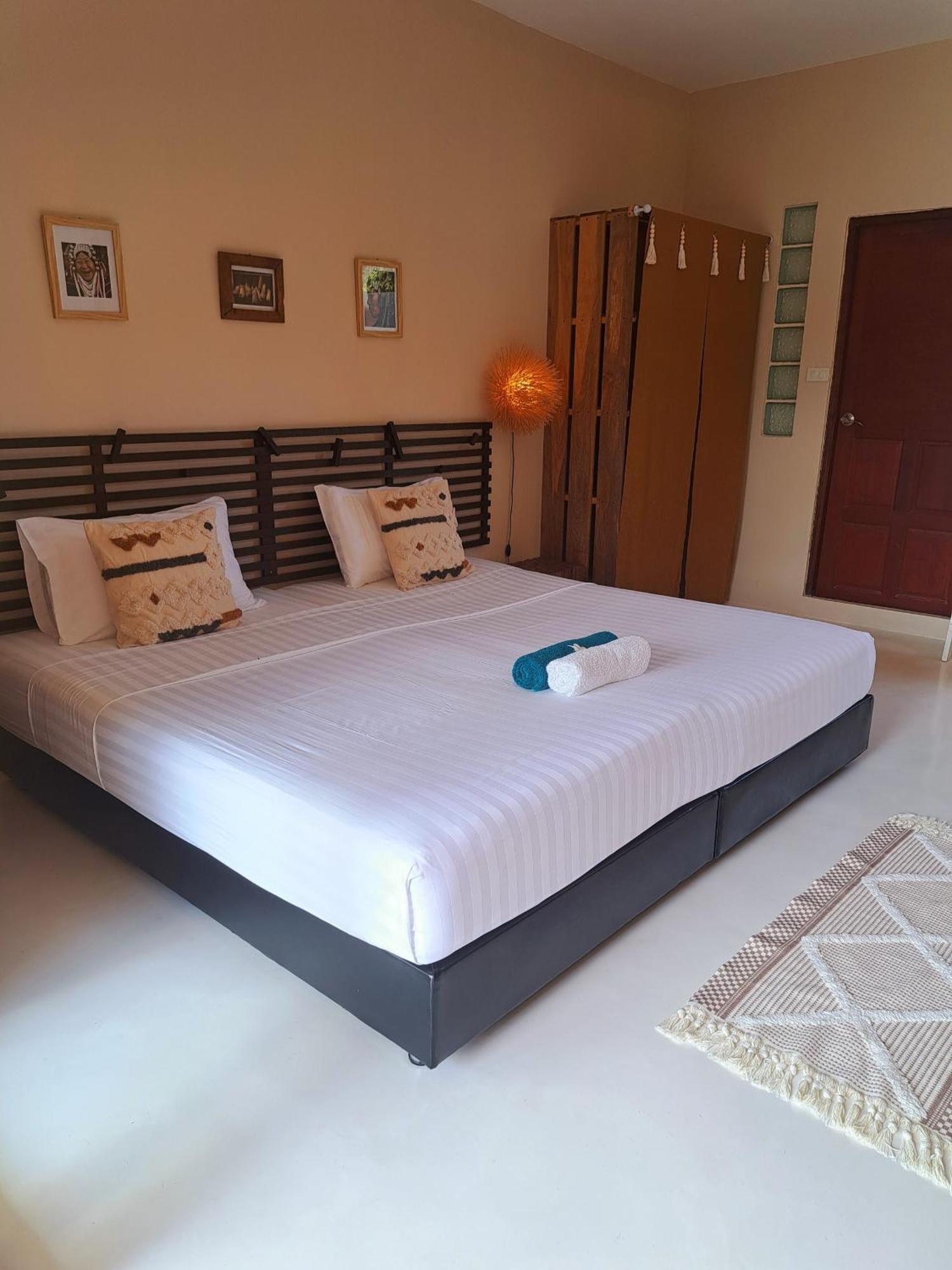 Laura Guest House-Adult Only- Hua Thanon  외부 사진
