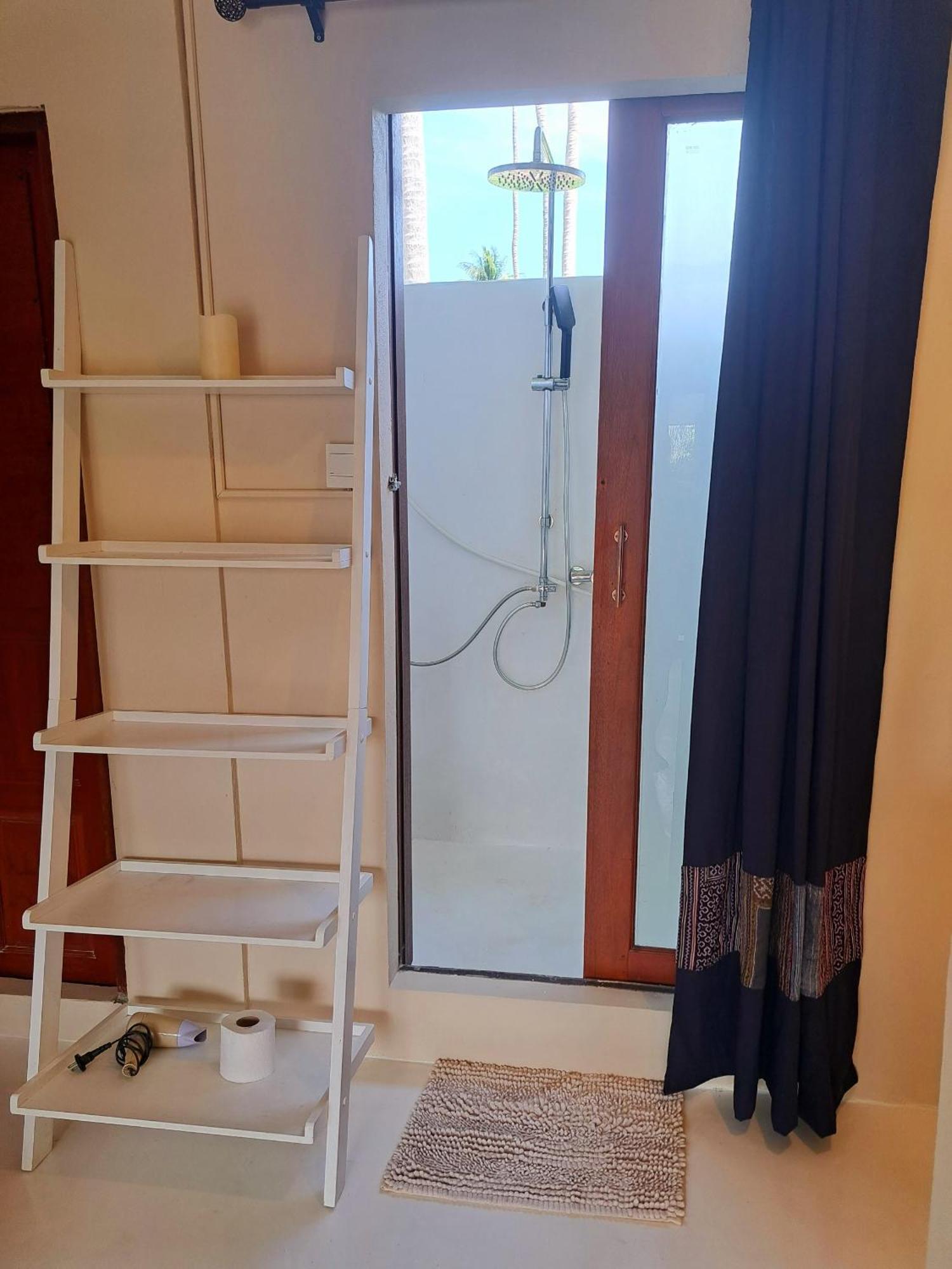 Laura Guest House-Adult Only- Hua Thanon  외부 사진